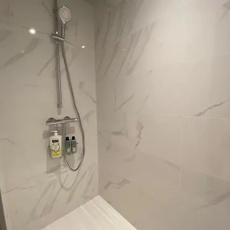 Maison M, Chambre Privee Acces Jardin Piscine Et Jacuzzi Pres De La Rochelle Room photo