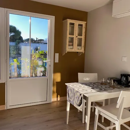 Maison M, Chambre Privee Acces Jardin Piscine Et Jacuzzi Pres De La Rochelle Room photo