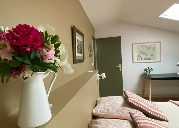 Maison M, Chambre Privee Acces Jardin Piscine Et Jacuzzi Pres De La Rochelle