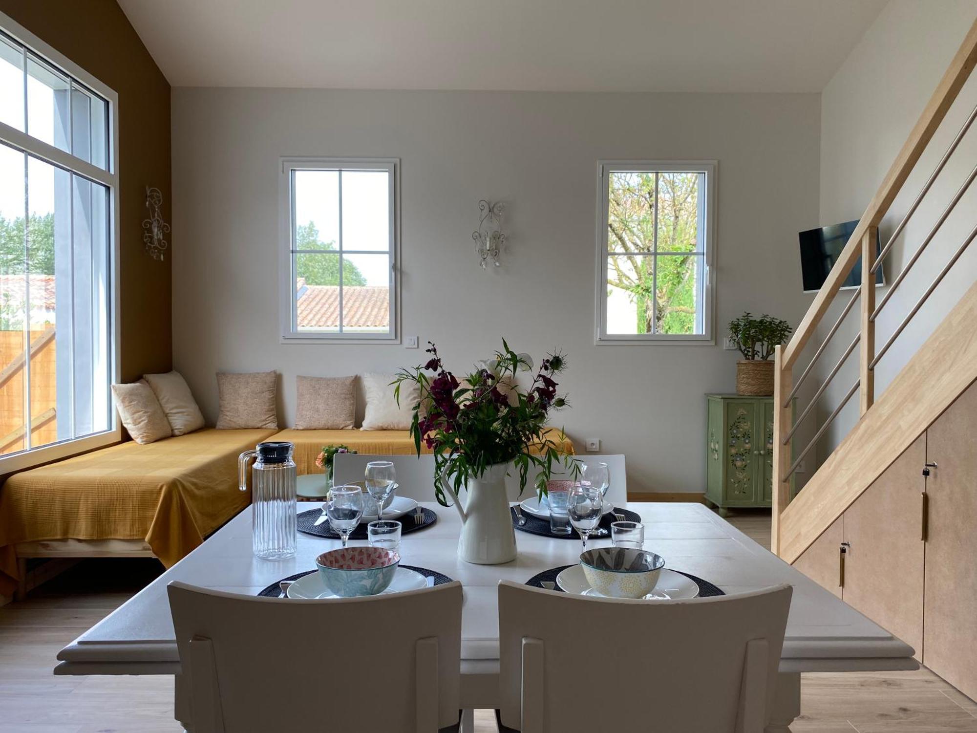 Bed & Breakfast Maison M, Privee Acces Jardin Piscine Et Jacuzzi Pres De La Rochelle (Charente-Maritime)