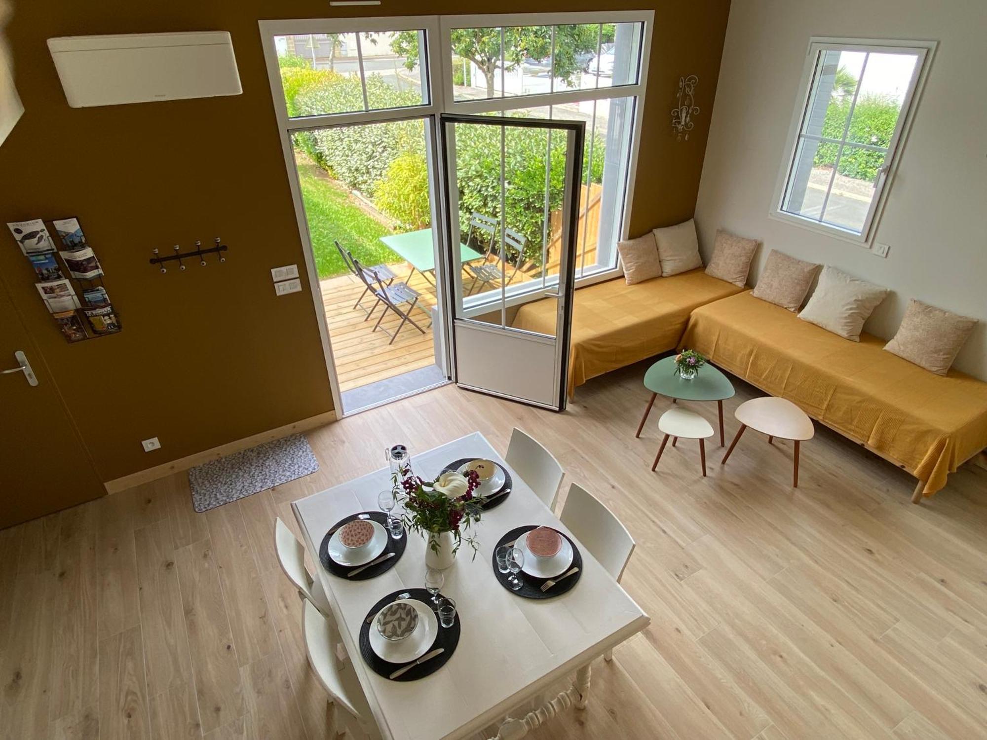 Maison M, Privee Acces Jardin Piscine Et Jacuzzi Pres De Bed & Breakfast *
